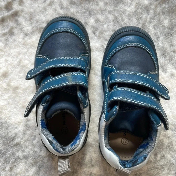 Kids  Sneakers - Picture 2 of 6